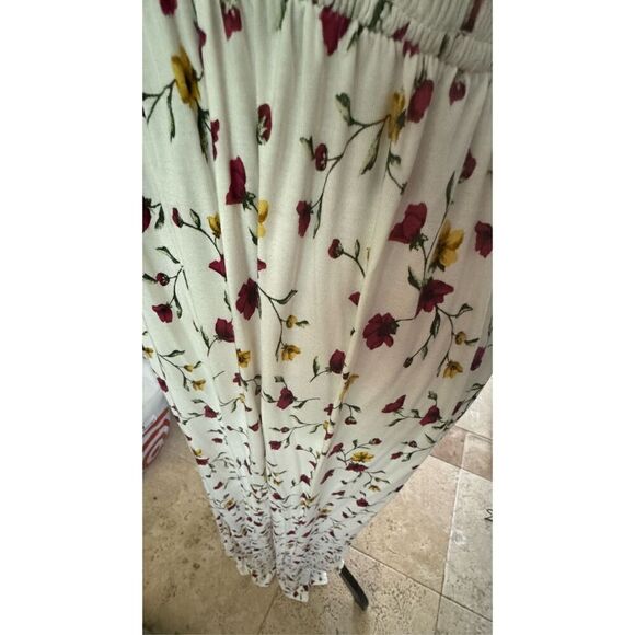 NWT Forever 21 Womens Strapless Floral Smocked Jersey Maxi Dress Red White Large - Picture 4 of 7